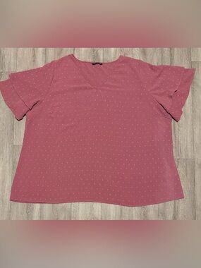 BloomChic Size 26 Dotted Swiss Flutter Sleeve V Neck Pullover Pink